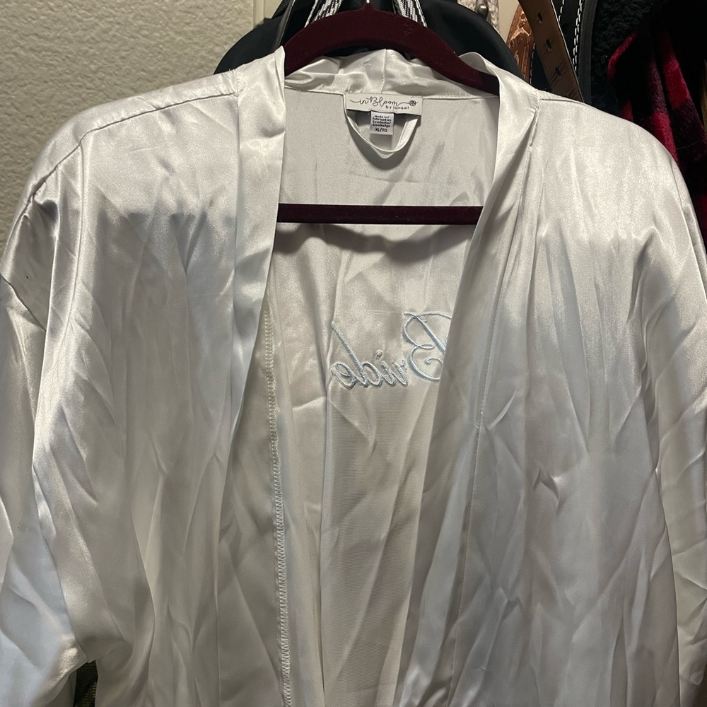 Bride Robe Ivory NWT - Picture 4 of 10